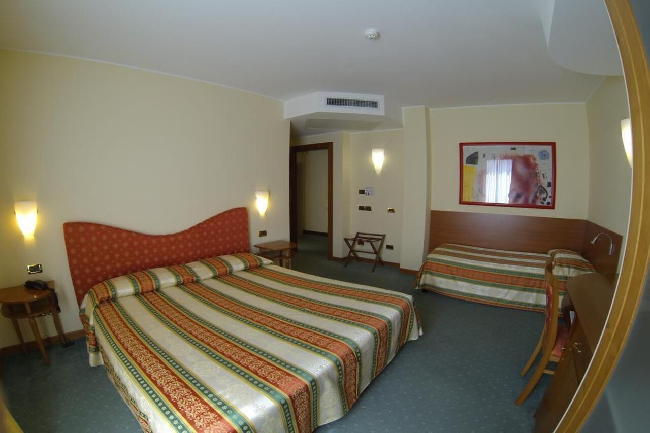 Hotel Miro' Гарда Екстериор снимка